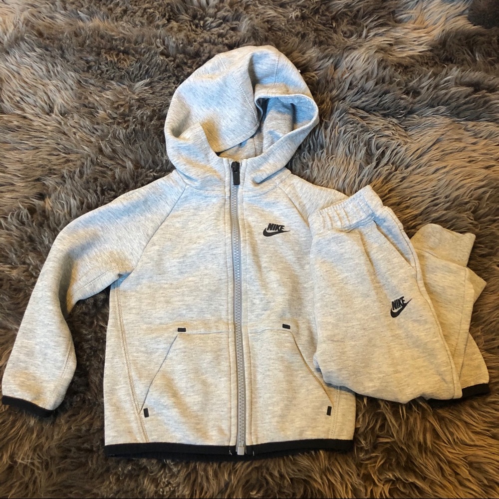 Nike tech fleece set 24 months